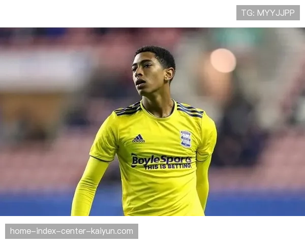 多特中场控制力:埃姆雷詹与贝林厄姆的攻防转换枢纽作用 多特中场控制力:埃姆雷詹与贝林厄姆的攻防转换枢纽作用